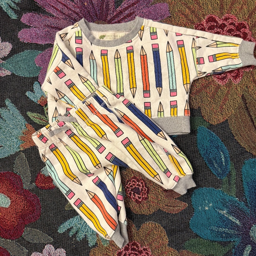 3-6m Monica + Andy Pencil Matching Set